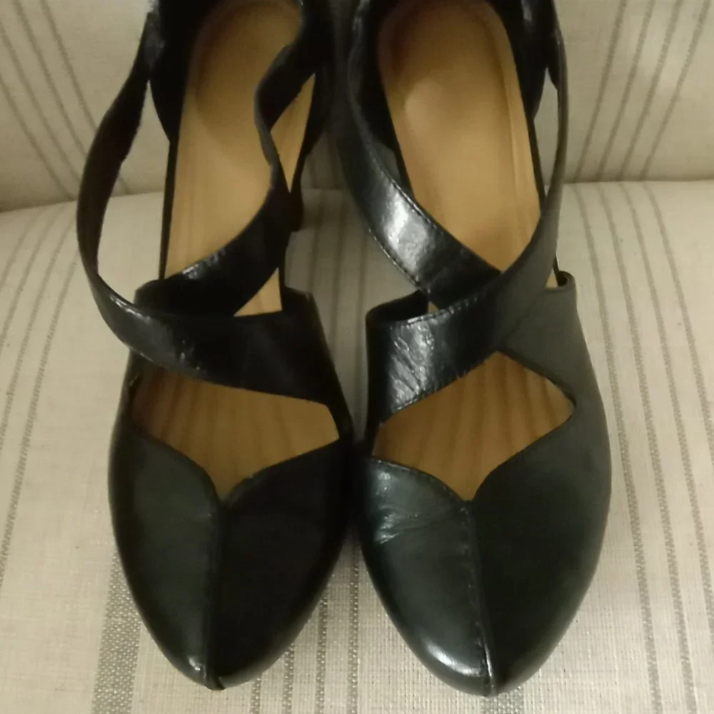 'easy spirit'  ESREBELLE Black Leather Shoe 2.5" heel
